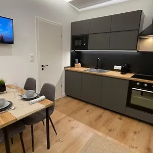 Sipsix - Modern 2 Bedroom Newly Renovated Flat With Ac In Centre דירה